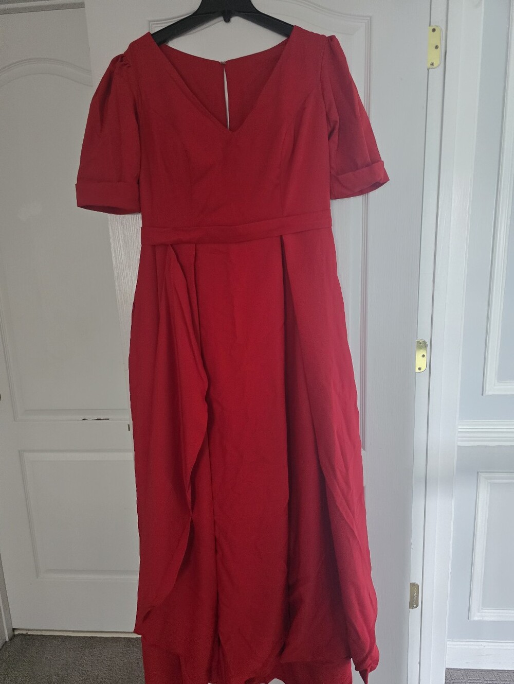 Elegant Red Women’s Dress - Classic Silhouette